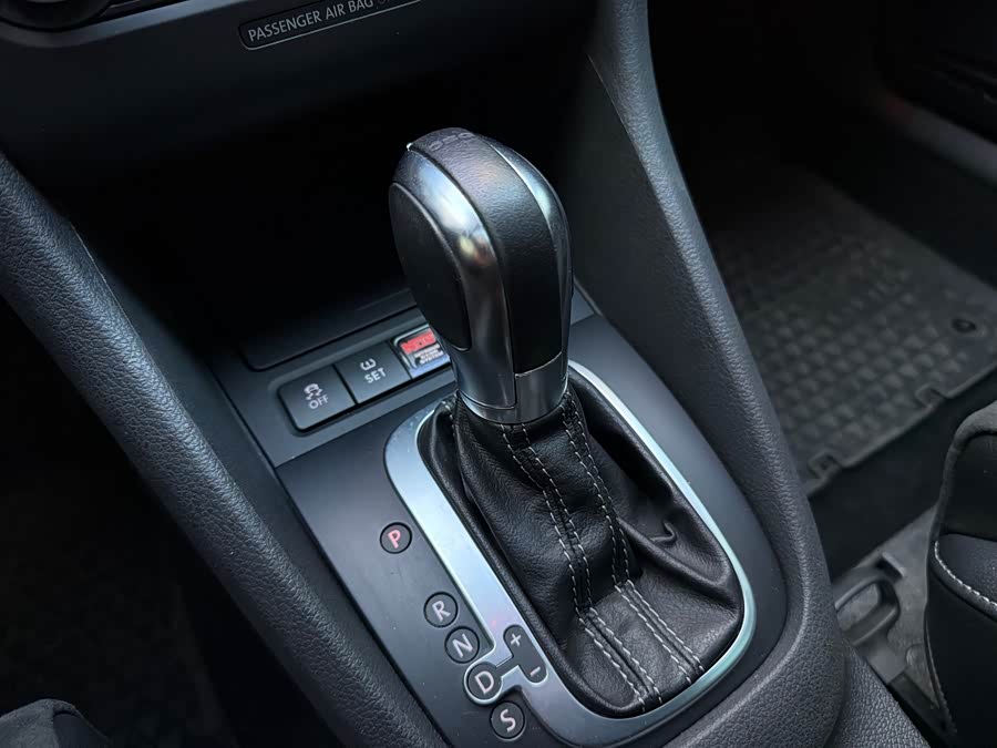 Volkswagen Golf (Imported) 2013 imagem de carro #9