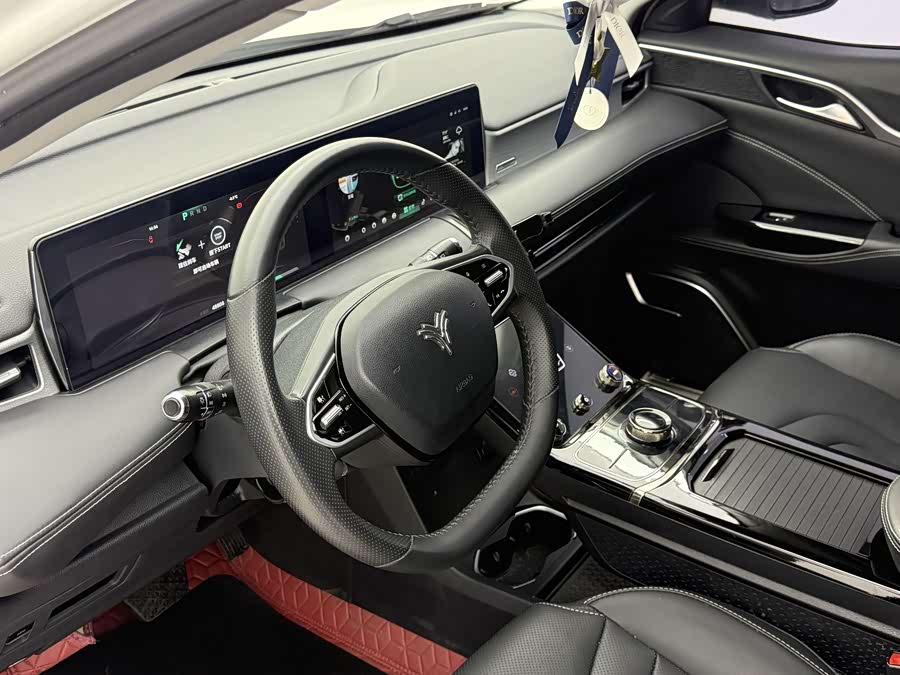 哪吒汽车 哪吒U 2022 汽车图片 #9