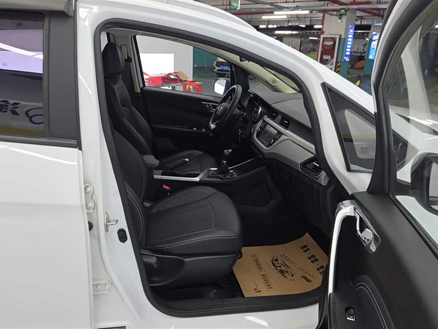 GEELY Vision X3 2021 car image #9