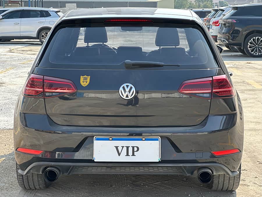 Volkswagen Golf 2018 car image #9