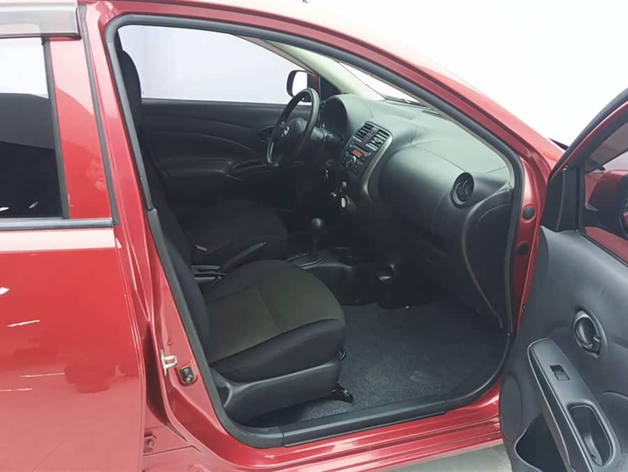 Nissan Sunny 2011 car image #9