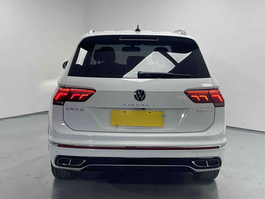 Volkswagen Tiguan L 2024 immagine di auto #9