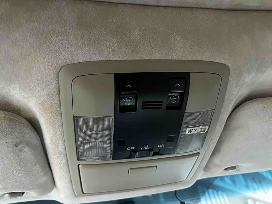 Toyota Land Cruiser Prado 2019 car image #9