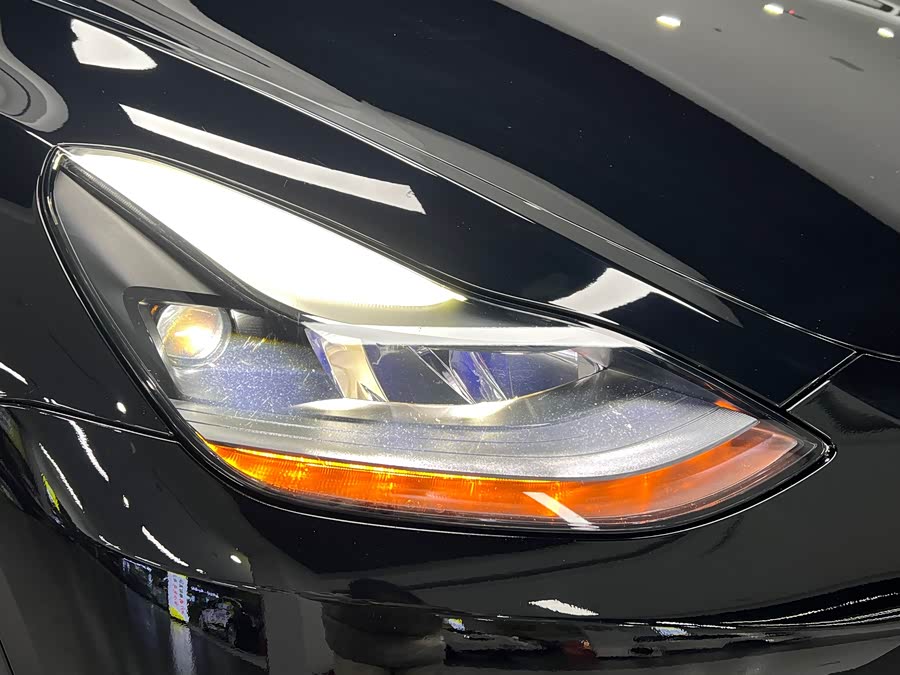 Tesla Model Y 2022 car image #9