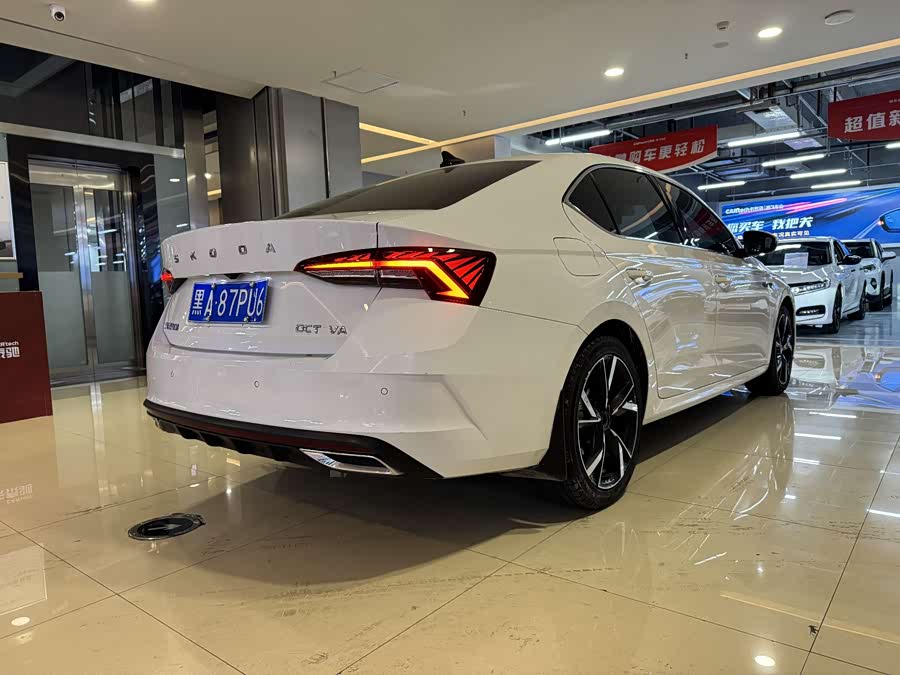 Skoda Octavia 2022 car image #9