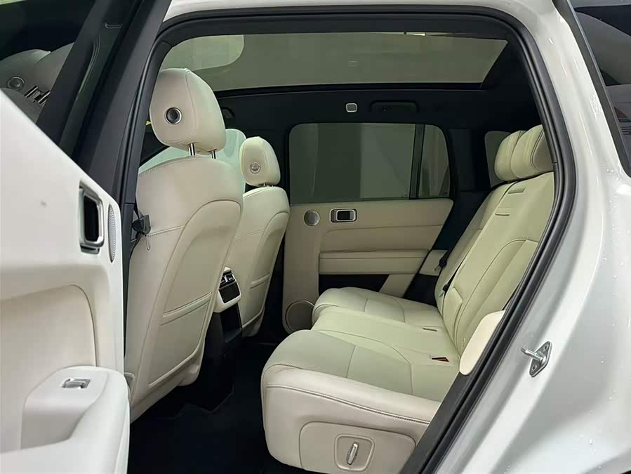 Li L6 2024 image de voiture #9