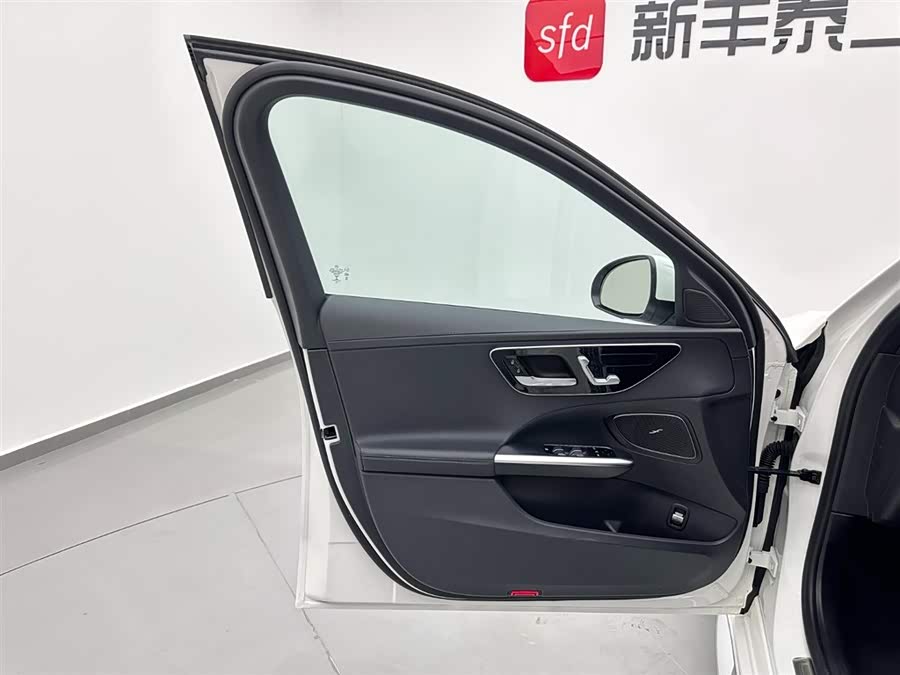 Mercedes-Benz C Class 2022 car image #9