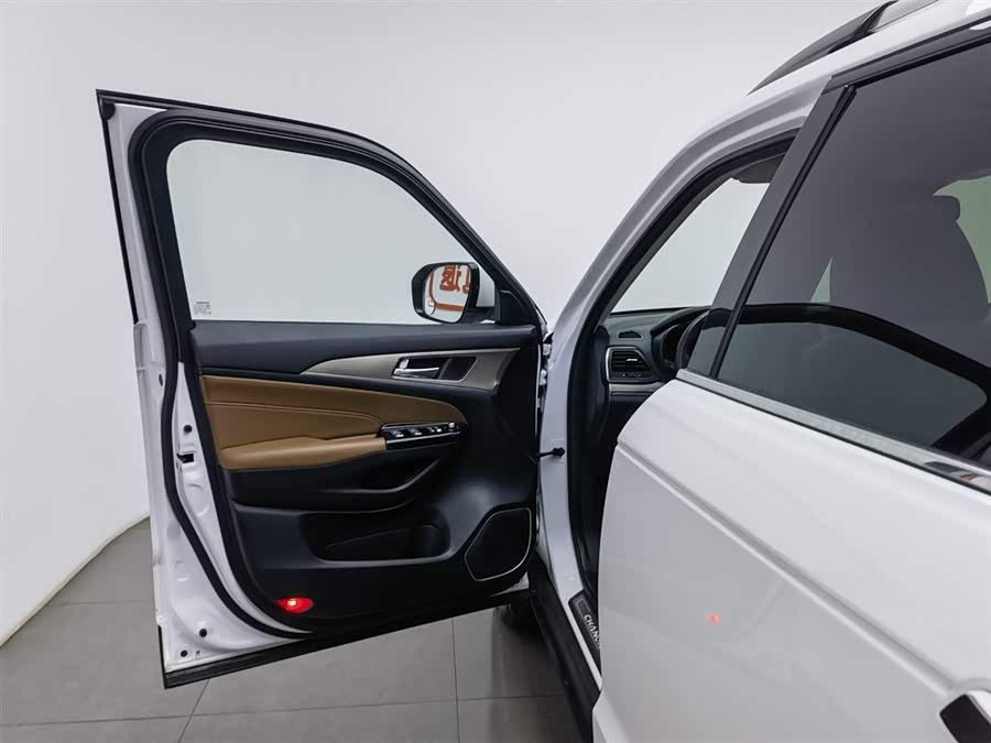 Changan CS95 2018 car image #9