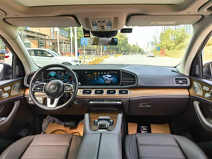 Mercedes-Benz GLE Class New Energy 2021 car image #9