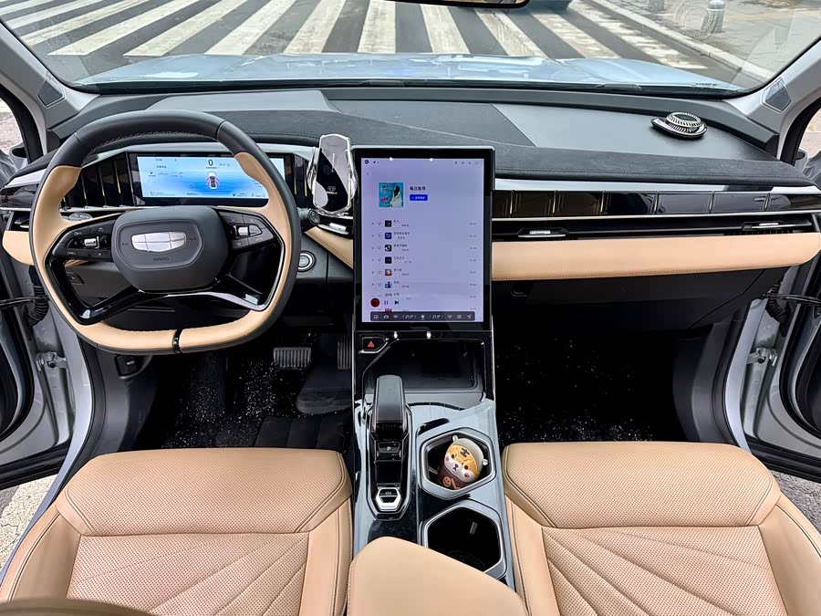 GEELY Boyue L 2022 car image #9