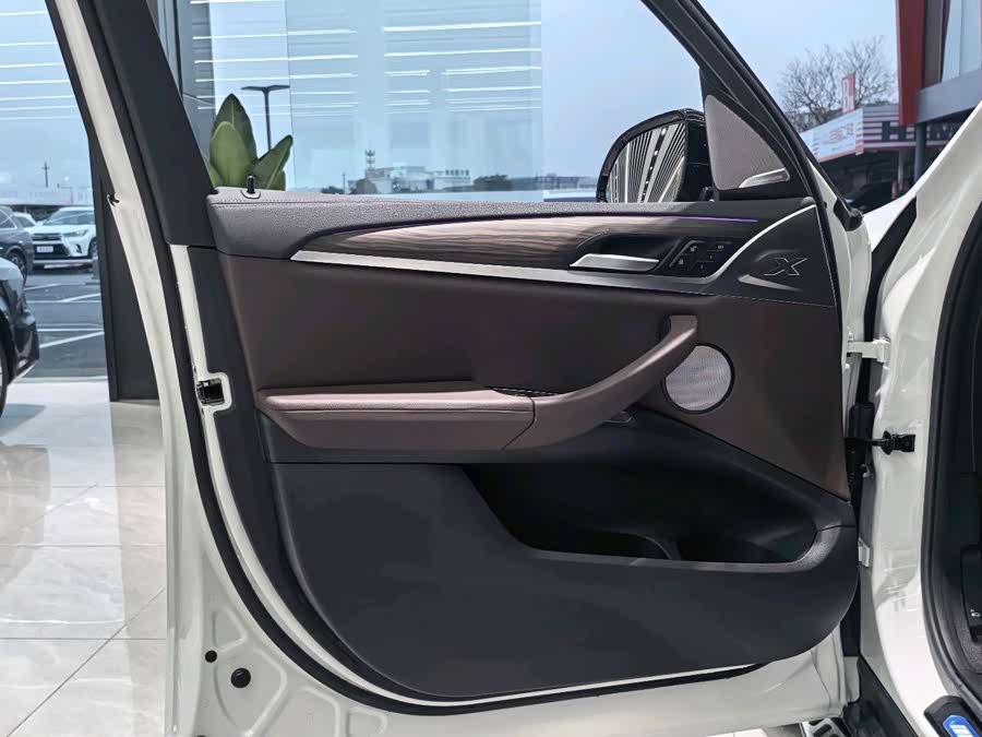 BMW X3 2022 изображение автомобиля #9