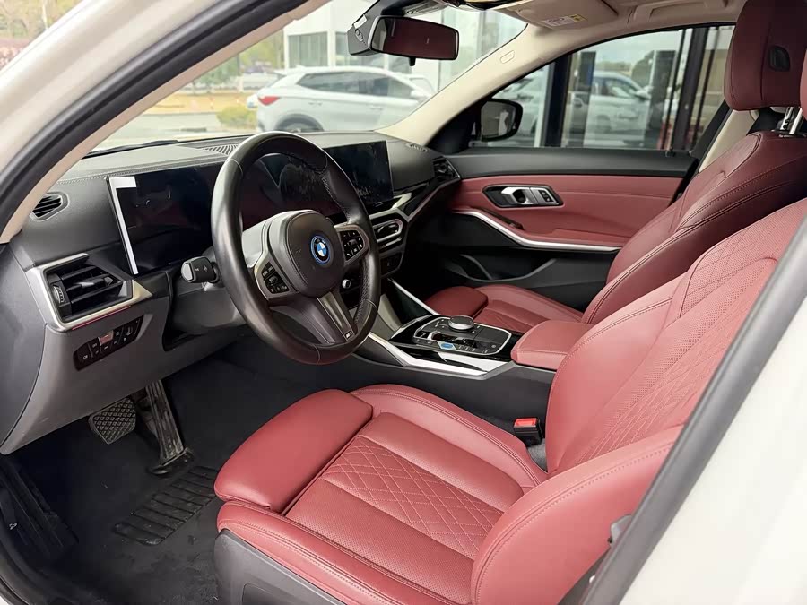BMW i3 2023 car image #9