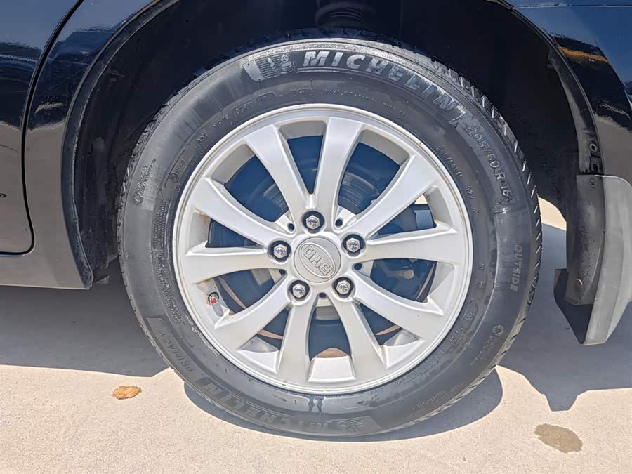 BYD G6 2013 car image #9