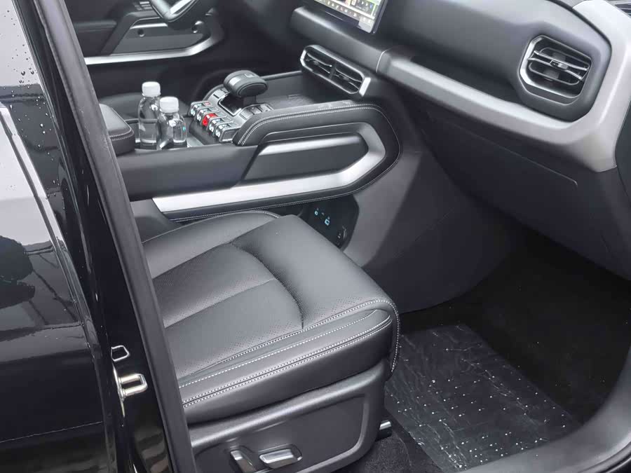 FangChengBao Tiger 3 2025 car image #9