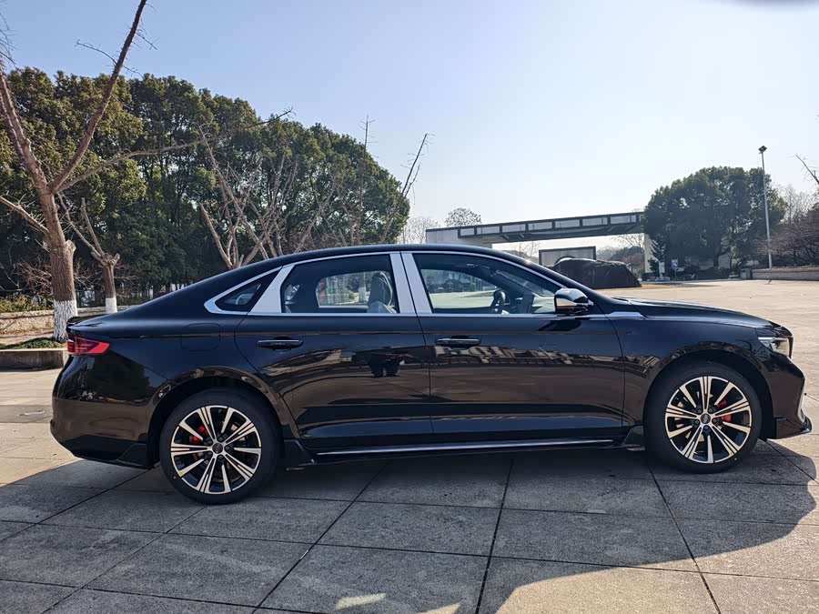 GEELY Preface 2025 car image #9