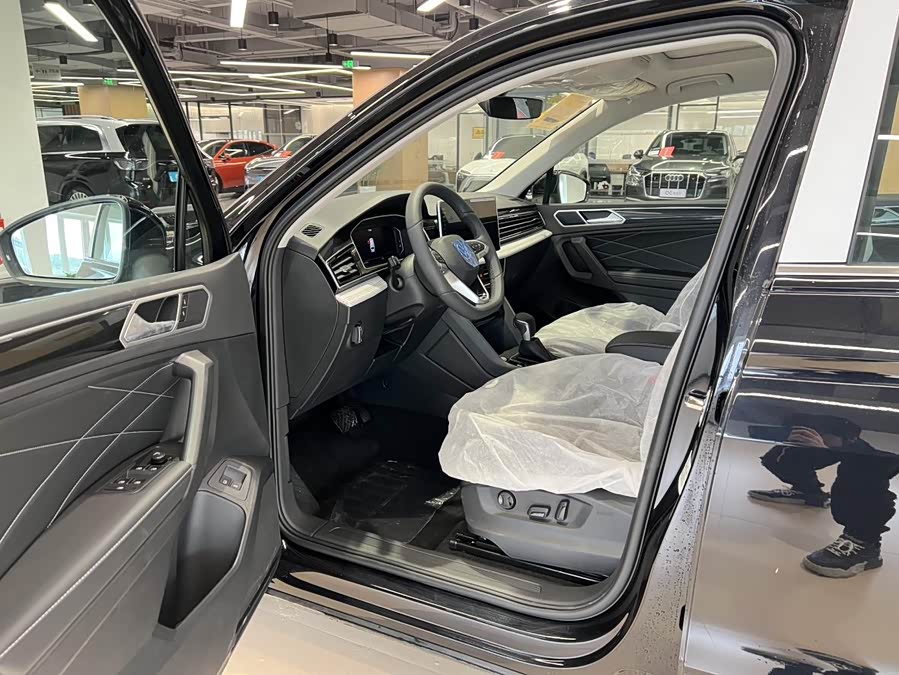 Volkswagen Tiguan L New Energy 2025 изображение автомобиля #9