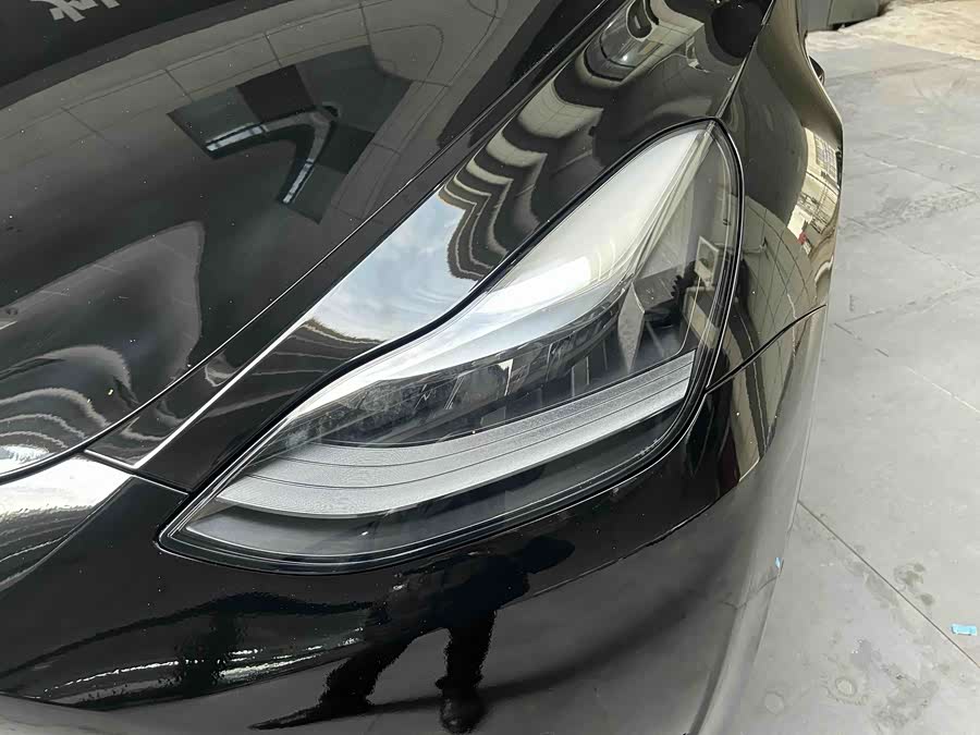 Tesla Model Y 2021 car image #9