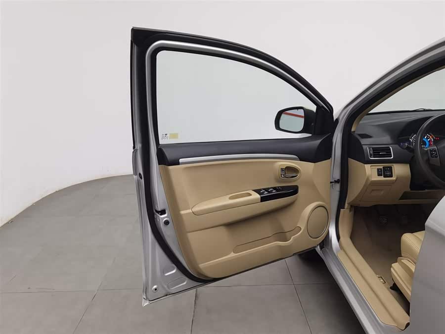 Great Wall C30 2016 car image #9