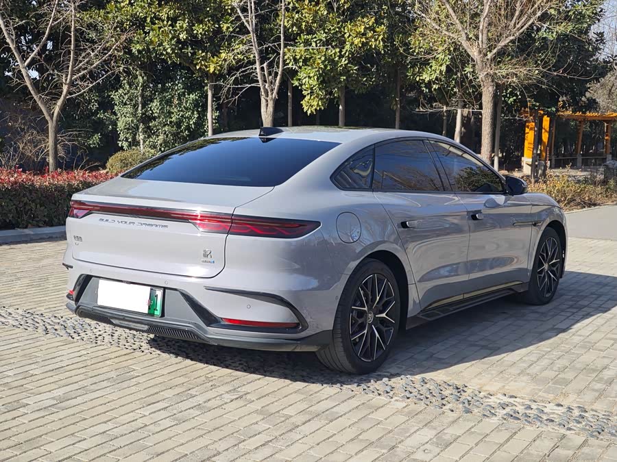 BYD Han 2025 car image #9