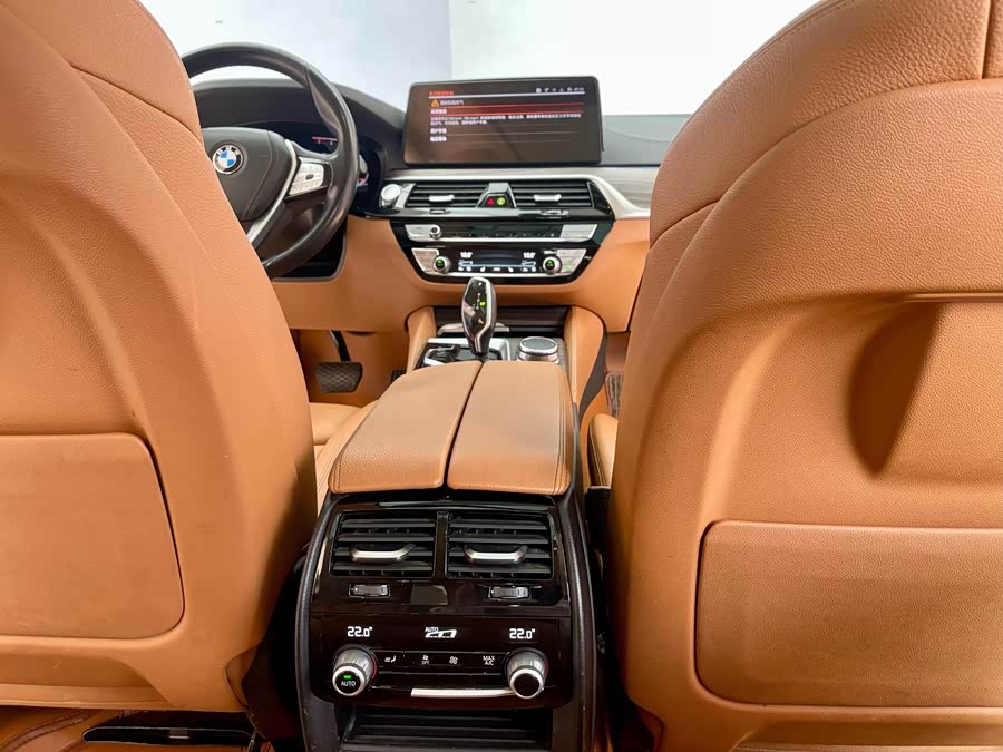 BMW 6 Series GT 2022 #9 BMW 6 Series GT 2022 car image #9