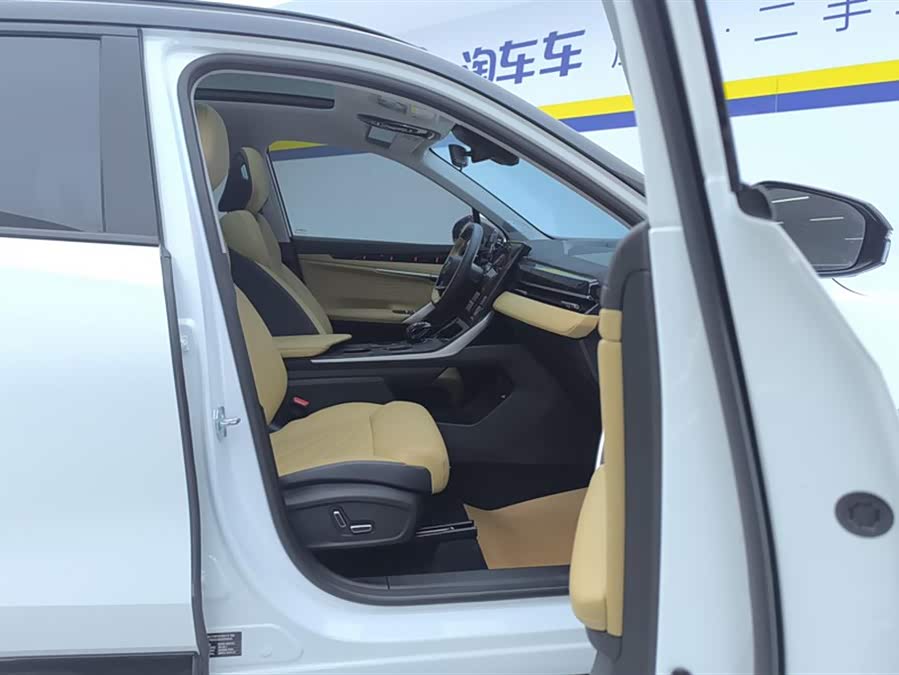 GEELY Boyue L 2023 car image #9