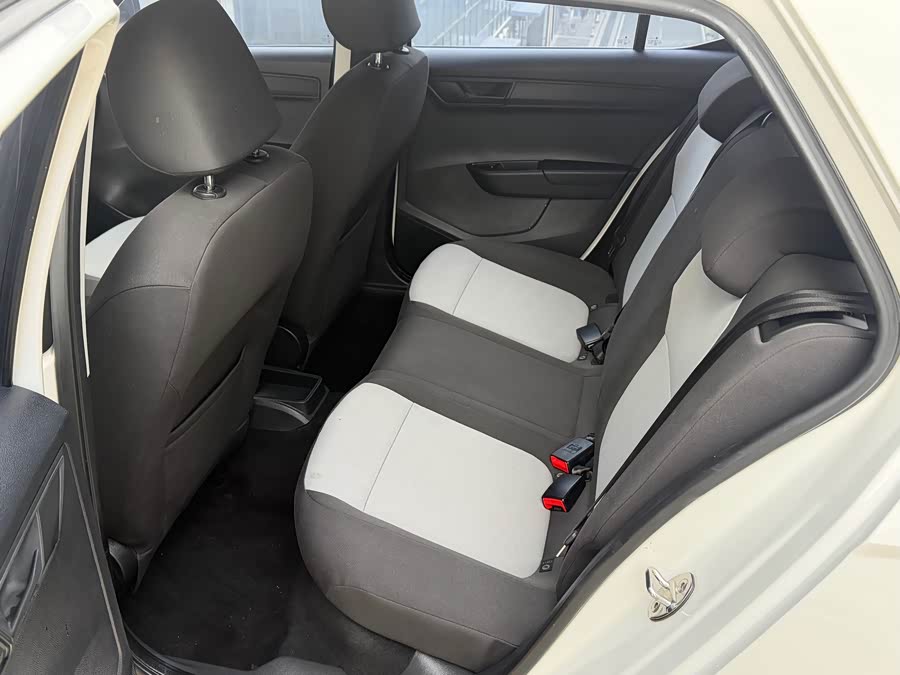 Skoda Fabia 2018 صورة سيارة #9