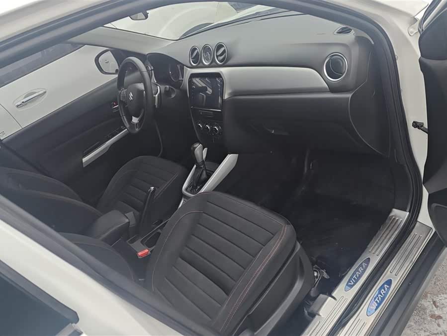 Suzuki Vitara 2017 image de voiture #9