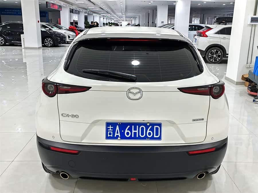Mazda CX-30 2023 immagine di auto #9