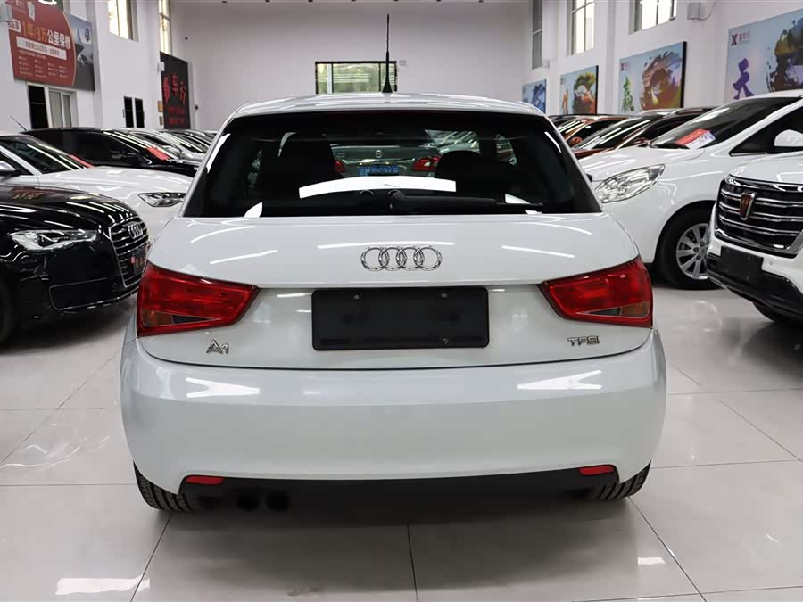 Audi A1 2011 car image #9