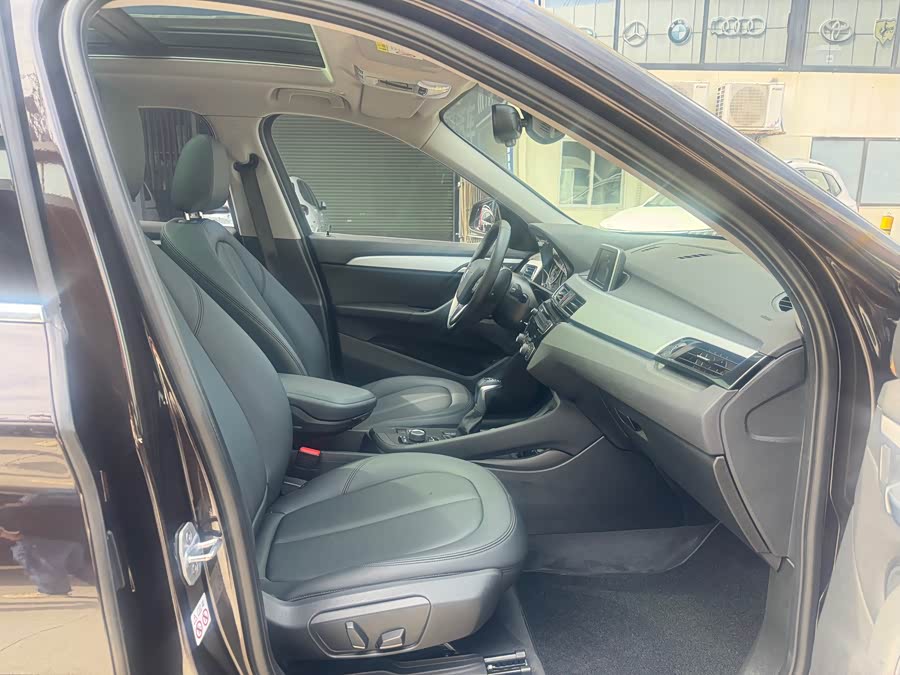 BMW X1 2018 car image #9
