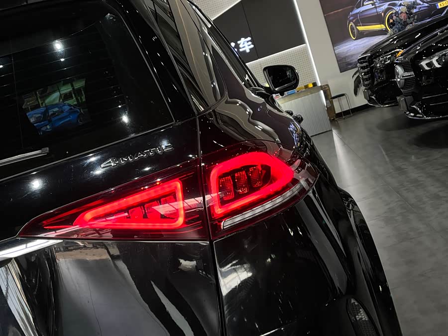 Mercedes-Benz GLE Class 2020 car image #9