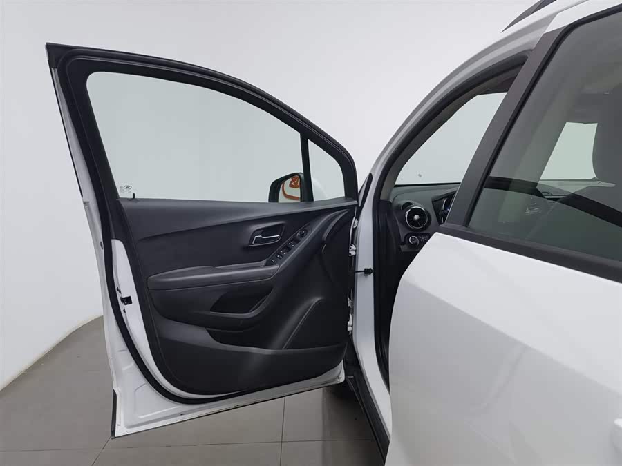 Chevrolet Tracker 2016 #9 Chevrolet Tracker 2016 car image #9