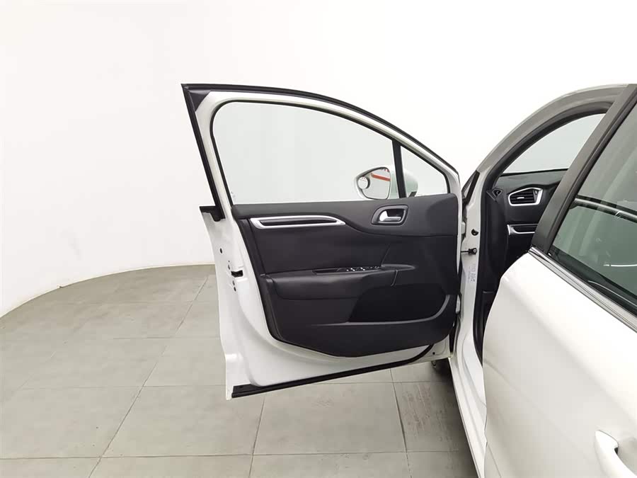 Citroen C4L 2014 изображение автомобиля #9