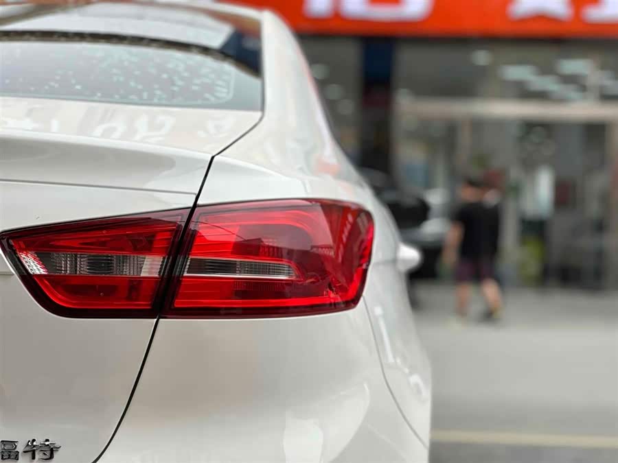 Ford Escort 2018 car image #9