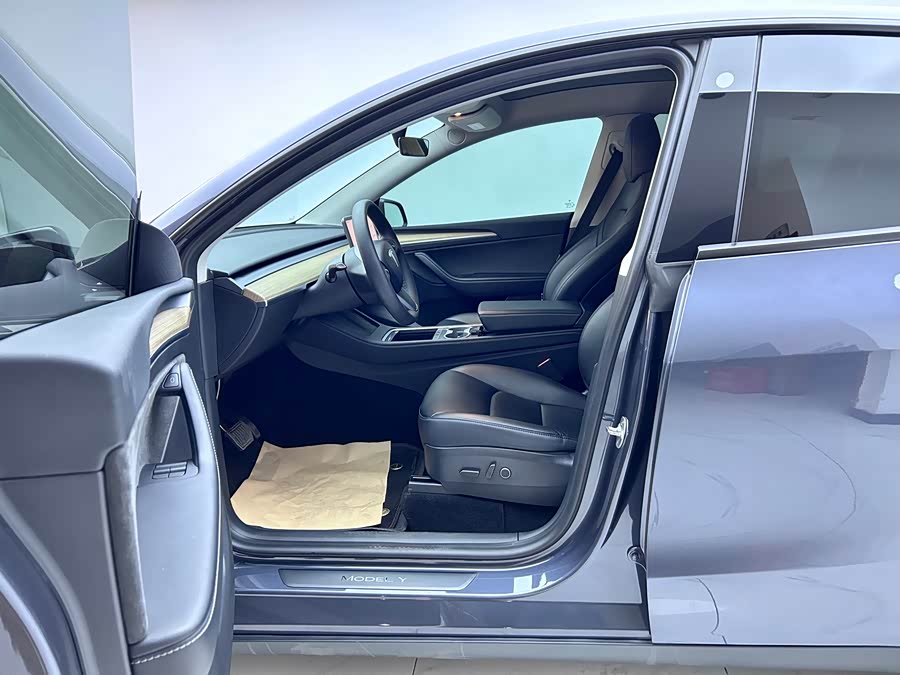 Tesla Model Y 2022 #9 Tesla Model Y 2022 car image #9