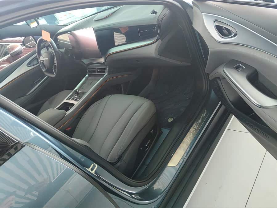 BYD Seal 07 DM-i 2025 car image #9