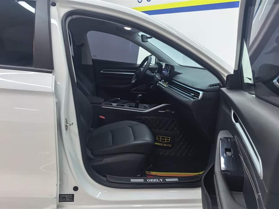 GEELY Emgrand 2021 car image #9