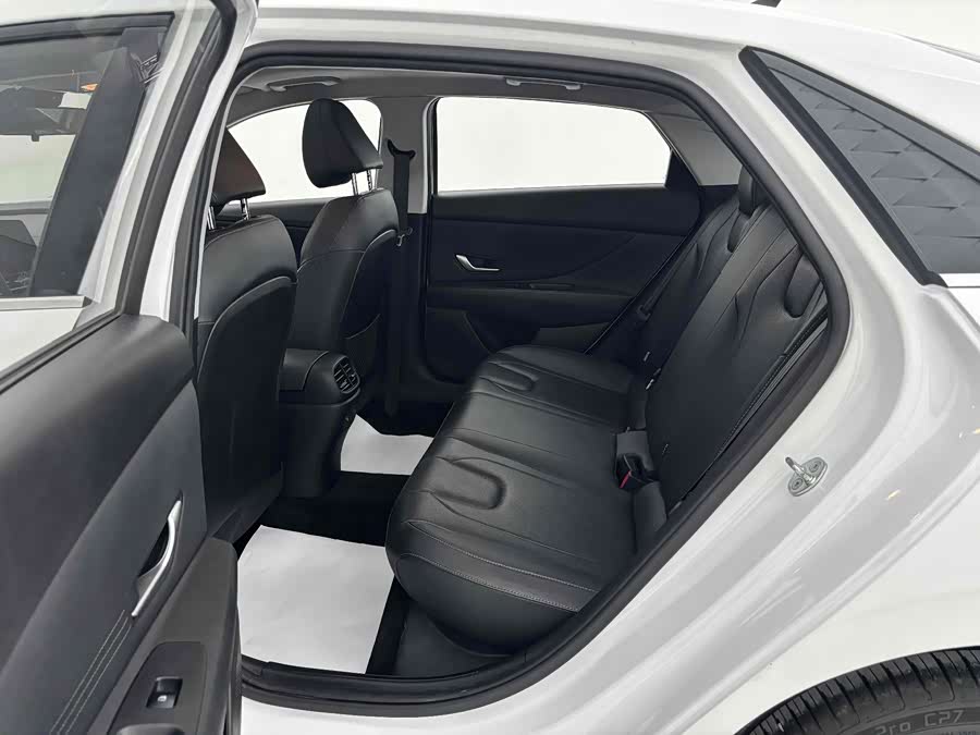 Hyundai Elantra 2023 car image #9