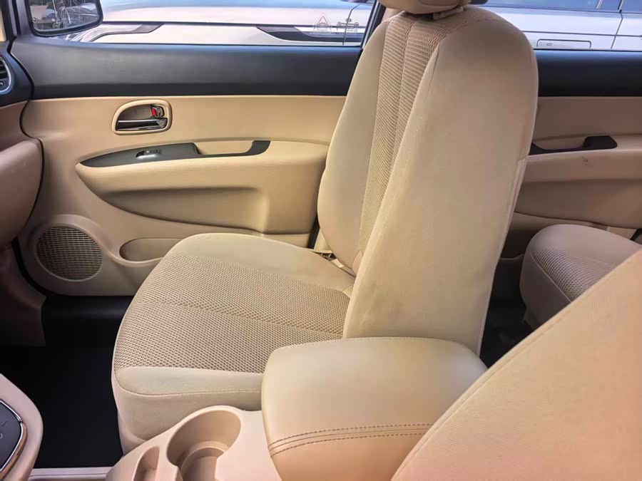 起亚 佳乐 2011 汽车图片 #9