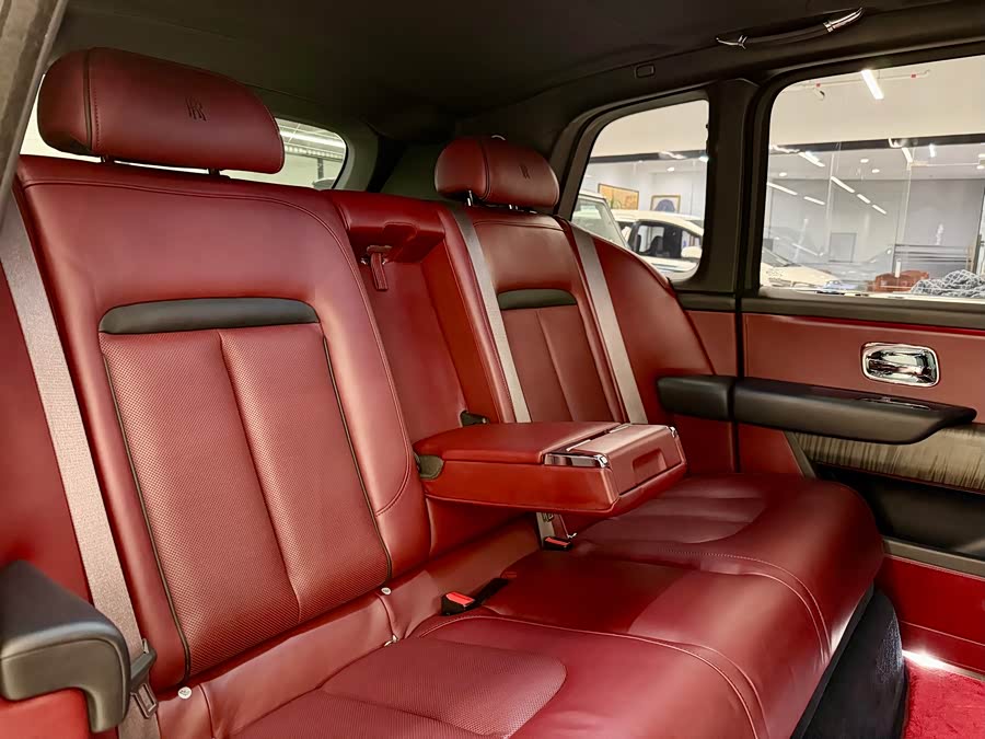 Rolls-Royce Cullinan 2019 car image #9