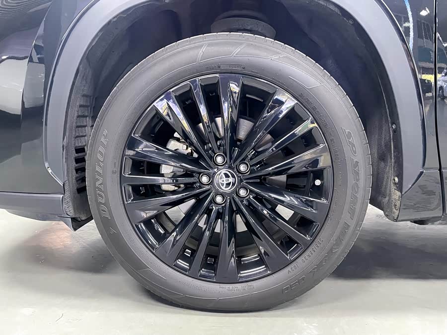 Toyota Highlander 2023 car image #9