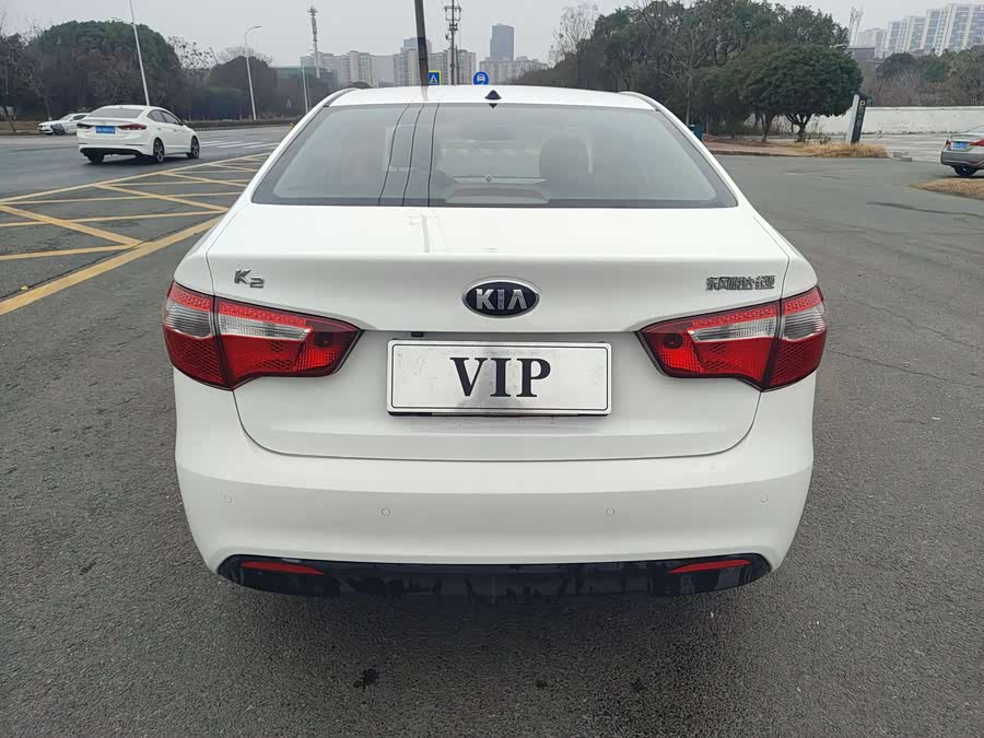 起亚 起亚K2 2013 汽车图片 #9