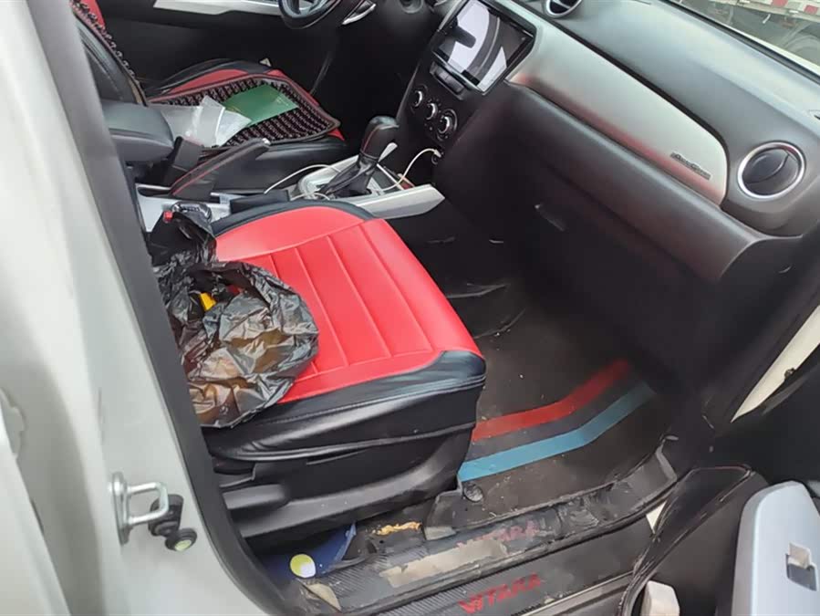 Suzuki Vitara 2018 image de voiture #9