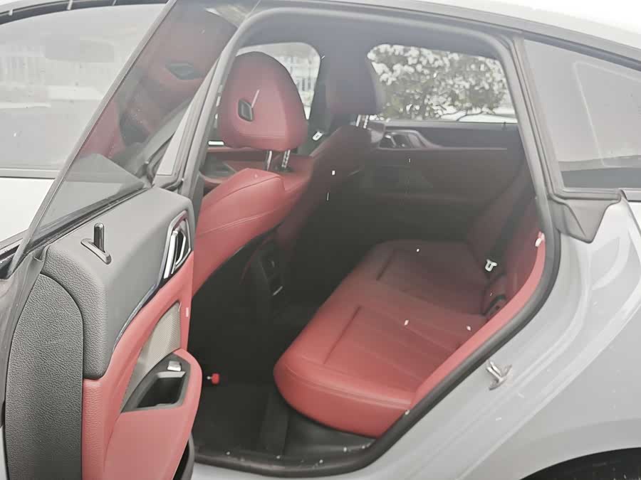 BMW i4 2023 image de voiture #9