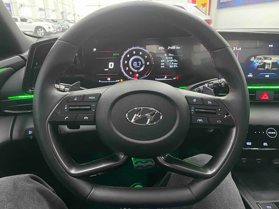 Hyundai Elantra 2023 car image #9