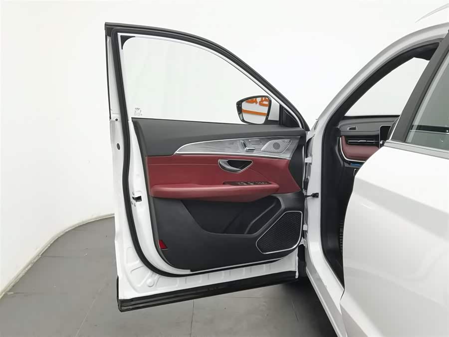 X70 PLUS 2024 car image #9
