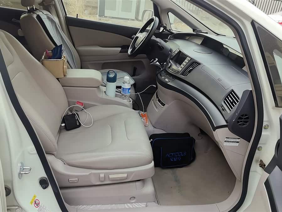 BYD e6 2015 car image #9