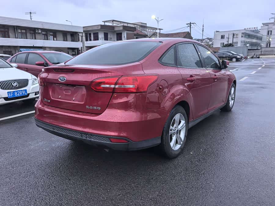 Ford Focus 2018 car image #9