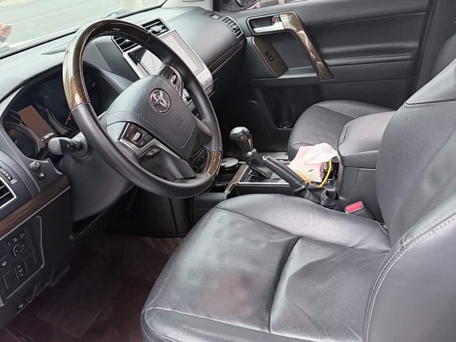 Toyota Land Cruiser Prado 2018 car image #9