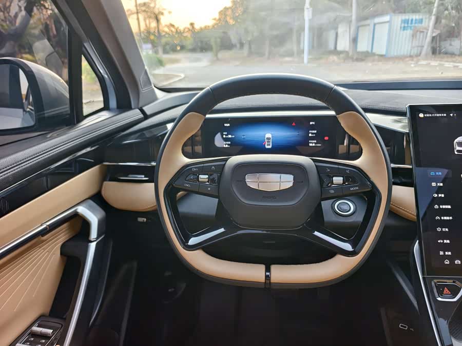 GEELY Boyue L 2022 car image #9